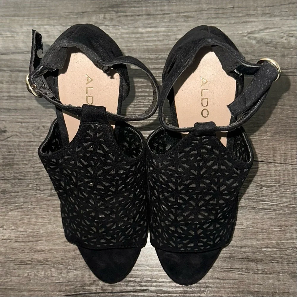 Aldo Vizzola‎ Black Perforated Faux Suede Open Toe Platform 5